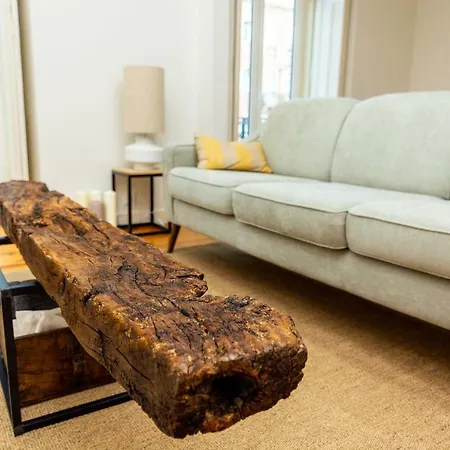 Whome | Almirante Reis Deluxe * Lisbon