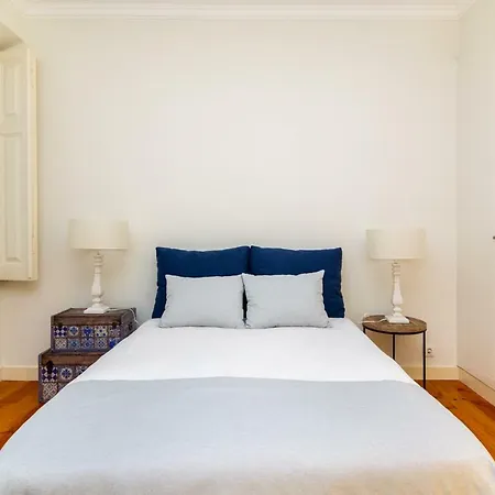 Whome | Almirante Reis Deluxe Apartman *