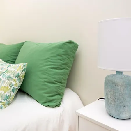 Whome | Almirante Reis Deluxe Lisboa